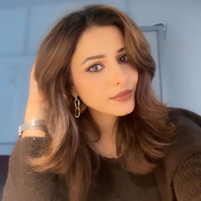 AssalaLamaa's profile picture. دكتورة في العلوم السرطانية/أحيا دوماً في ظل قصيدة ما/صدر لي: "التفاتة نحو نغمة خافتة" و "فيما تمعن فيك الأشياء العادية"/فيسبوك:Assala lamaa mallak