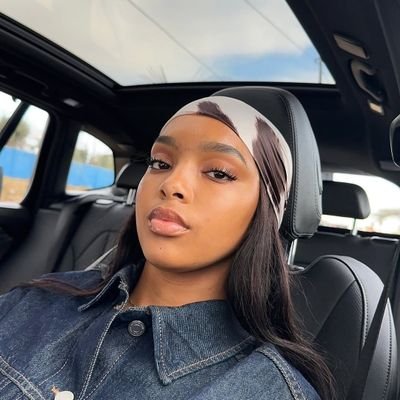 helen194738's profile picture. My life has always been punctuated by adventure and absurdity.