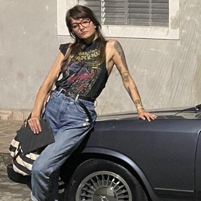 porraps's profile picture. artista pobre e faladeira em busca de saber oque eu sou