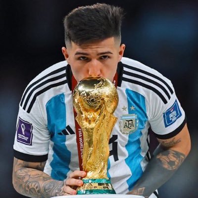 A_ZN44's profile picture. لا تُحاول إسعادي فأنت لستَ تشيلسي 💙 . @AlMosahf .