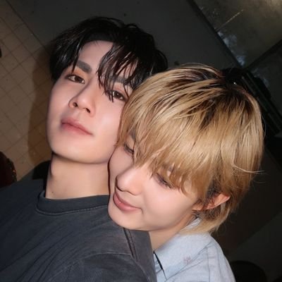 yminsdl's profile picture. ᴼᶰˡʸ 방탄소년단 and 지누뉴 (znn)¡! 
she/her ♡