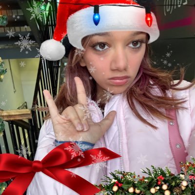 Elenitaellie's profile picture. 20’s! Free Palestine 🇵🇸