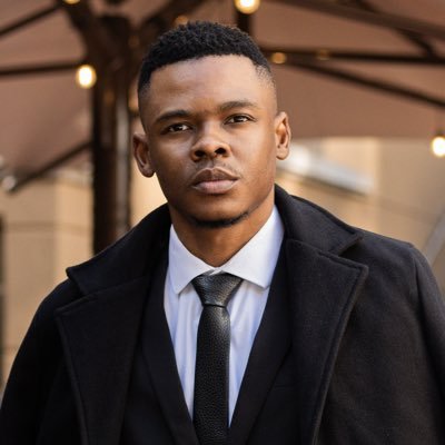 LungeloKM's profile picture. Pr Eng | 🎓MBL | Founded @EngineerYLPod To Impact Lives 💜