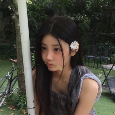 lobguten's profile picture. 고도의 사랑은 교통사고와 같다