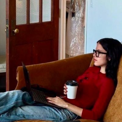 rwnhs4's profile picture. الأبجدية واسعة لكن الكلام قد اهترأ