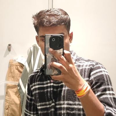 tarun_zzx's profile picture. 🎓https://t.co/cqTFdRr4Xf | 🤖 DS & AI @ JEC  
💻 DSA | 🧠 OOP | 🐍 Python  
🚀 Aspiring SWE | 📅 #100DaysOfCode  
📘 Sharing my journey!