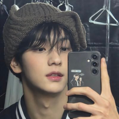 azicanzeoungham's profile picture. #껌딱지즈♡