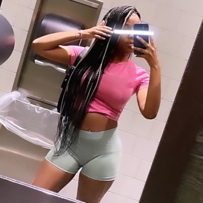 pyt_sothickk's profile picture. Chicago Illinois ~ I do customs and fts dm me for menu or proof of sales🤍I also have 5 for $5 mini vids for new buyers Snapchat: 💋$5 🍆rates💕