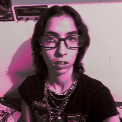 julesvrse's profile picture. será q o justin bieber já fumou um hoje?