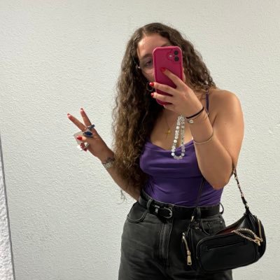 Vodkarup's profile picture. 26🎂 Chacun sa croix ✝️ On est ici pour l’expérience sociale.