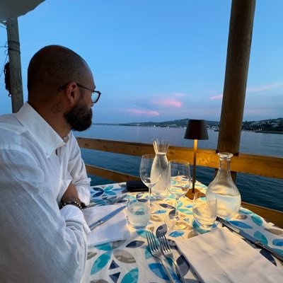 accountparodia's profile picture. Vincere non è importante, è l’unica cosa che conta