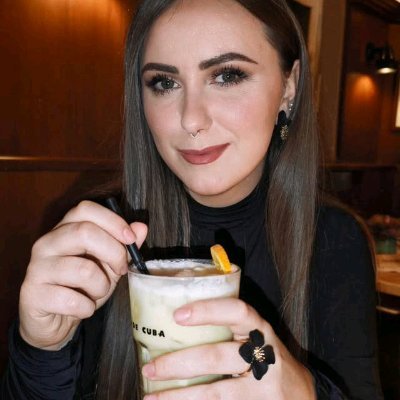 Maitresse_meli's profile picture. Dominatrice Professionnelle 👠 Attirante , Passionnée ♥️par le BDSM depuis des années ❤️‍🔥/ Domination 😈 j’aime être Respectée🐶