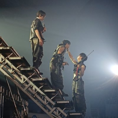 delu0_'s profile picture. 내 행복이 되어준 너에게 말할게/ spin: https://t.co/plvne2NeK7