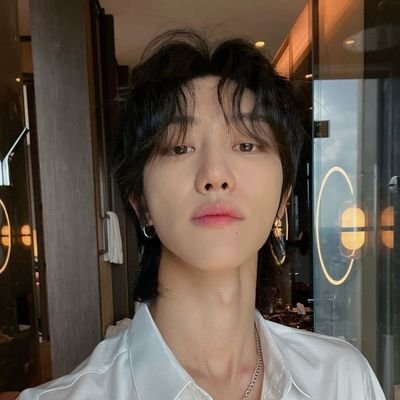 fairyfavs_'s profile picture. 𝓘 𝓼𝓱𝓲𝓷𝓮 𝓲𝓷 𝓽𝓱𝓮 𝓫𝓻𝓸𝓴𝓮𝓷 𝓶𝓲𝓻𝓻𝓸𝓻  |🦋||🦋|𝓜𝓾𝓵𝓽𝓲𝓯𝓪𝓷𝓭𝓸𝓶