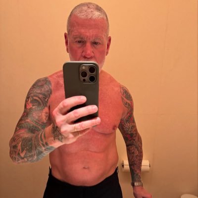 LarryEllis01's profile picture. 