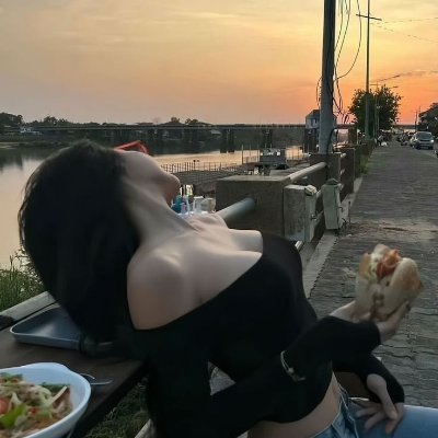 TaniaMeaach's profile picture. 🌟 Manifesting my best life🌸 Cultivating kindness & creativity🚀 Sky’s the limit, so I aim high💫 Letting my soul shine