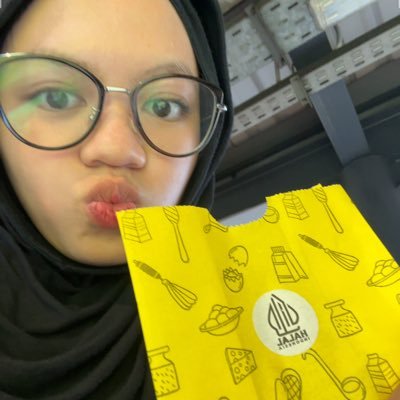 anyagaming1302's profile picture. from the river to the sea 🇵🇸♥️