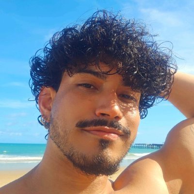 juauneto's profile picture. Eu tenho a liberdade poética da bissexualidade