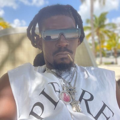 OneKrvcialmusik's profile picture. #9BALL VIDEO OUT NOW | ARTIST ✍🏾WRITER | DANCEHALL 🎙|#RIPDAD #RIPSIZE10 •NSG 🇯🇲 🇺🇸 Rhude Bwoy | I Dont talk too much Real Gs move in silence⚡️🔫 𓋹🪬