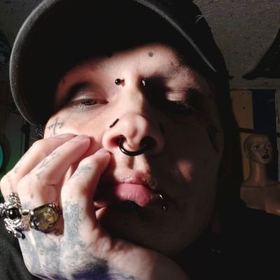 W3s5_dFkT's profile picture. Starving artist 🎨
1984. single ,  professional hated. 👻🦇🎃

https://t.co/YU91uDvGba