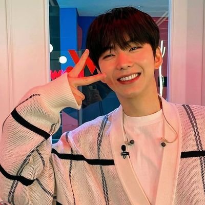 DomiMount's profile picture. • Shine Forever ♡
• Monsta X
• Wonho 
• Shawn 

| RJ | Pedagogia