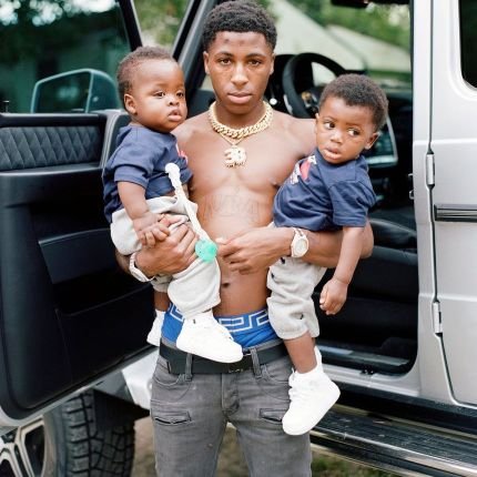 TreizeYvon13716's profile picture. 