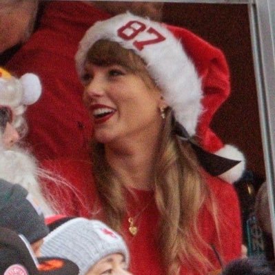 _cowboylikevic's profile picture. splendidly selfish, charmingly helpless, excellent fun ‘til you get to know me || fan account