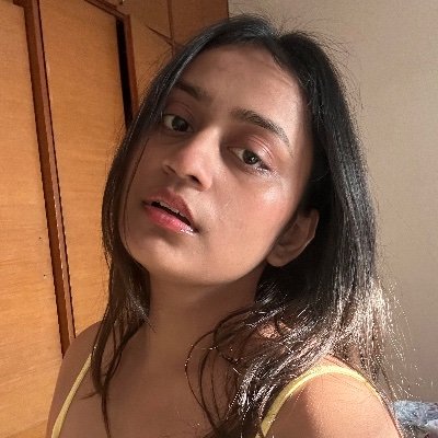 vineetaa__'s profile picture. i can talk about anything and everything