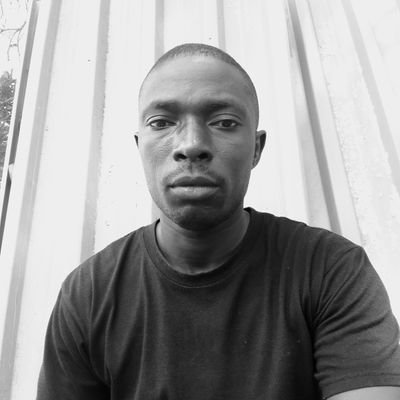 Nsengiy87984481's profile picture. Reading