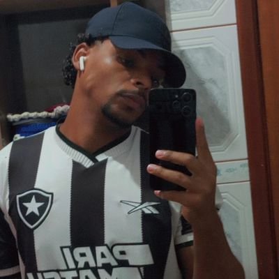 wendelalvim0202's profile picture. É diferente,  esse sentimento ninguém entende... 🎶@Botafogo