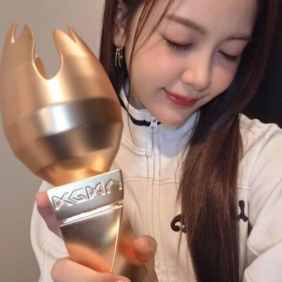 selamanyacarmen's profile picture. ava terbaik sepanjang masa. 🏆
#TrendofTheYear_Rookie