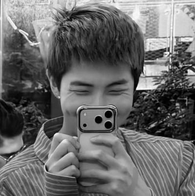 WifeofJooni's profile picture. Love your self💜