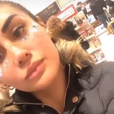 racygomez12's profile picture. acércate