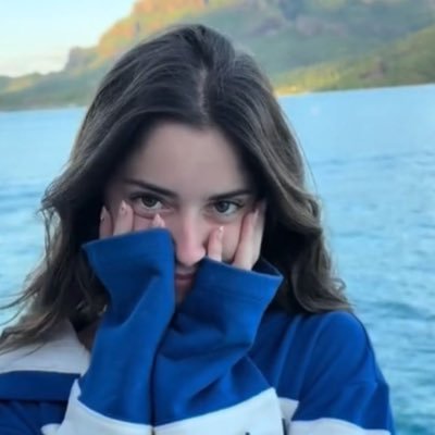 flouvwe's profile picture. shut up