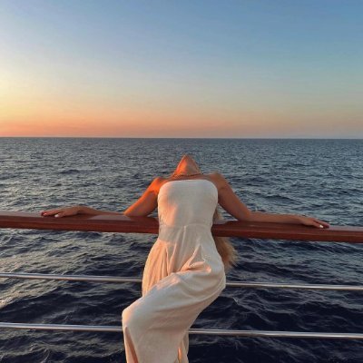 Olivia4cvr's profile picture. Think independently, be kind-hearted

Work hard and shine even brighter.

This is a place where inspiration, stories, and a wonderful atmosphere converge.