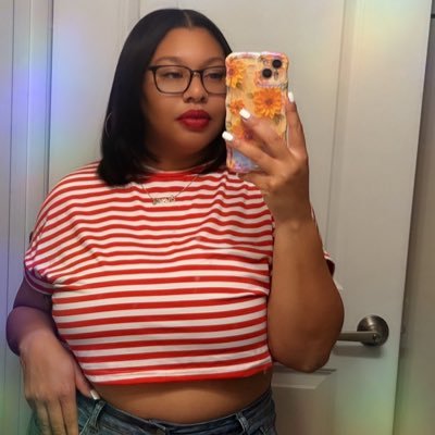 Pink_LipsKissed's profile picture. StyledBySweetz 💜🌻 VSU alumni 🧡💙 #RIPUncleDavid #RIPTeddyPoe #RIPMikey