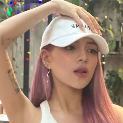 SColeness's profile picture. 𝖊𝖘𝖖𝖚𝖎𝖗𝖊.