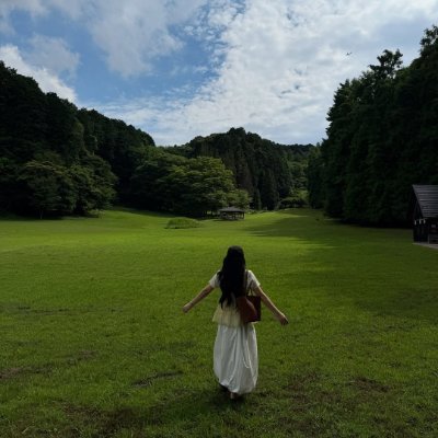 Shinyakiraliu's profile picture. 外でのんびり散歩したり、  
自然の空気を感じながら歩く時間が好きです
最近、スウェーデンと韓国、そしてアメリカを観光してきました