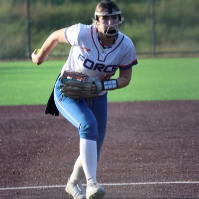 AbbyLopez2029's profile picture. 🥎2029 RHP/1B/OF - Southern Force 14U National - Athens High School Softball