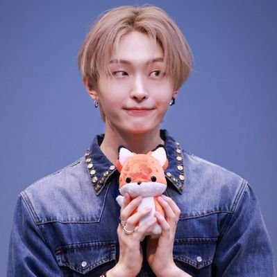 neonquietult's profile picture. ♡vanner ,ntx,1or8,ald1,nowz,p1won