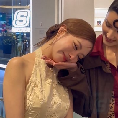 aroatez's profile picture. 