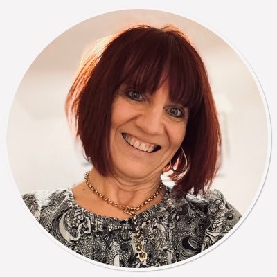 Zeilenbunt's profile picture. Im Herzen barfuß. Waschechte Österreicherin . 🌱 02‘