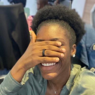 RobertaDode's profile picture. 