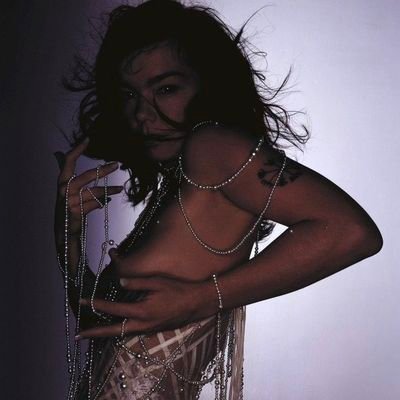 noraviginti's profile picture. coolest, blackest btch you'll ever meet!