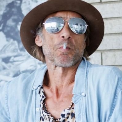 jeff_shaull's profile picture. I've got nothin' but affection for those that have sailed with me - Bob Dylan

Mostly pictures of dead blues singers and baseball players.
Blocked by @joesondow