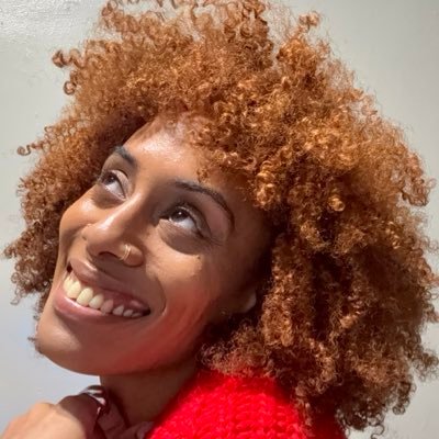 mamapoetress's profile picture. //notes from a fiera ✨🇩🇴