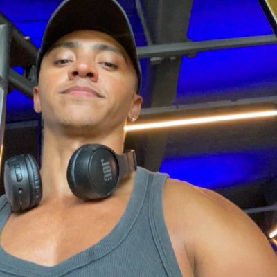 gotaoman's profile picture. 1996, grisalho aos 29.