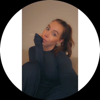 LSmith245's profile picture. ✌️🖤