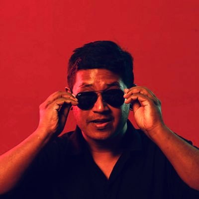 Vikyashok16's profile picture. In the job of creating memories…