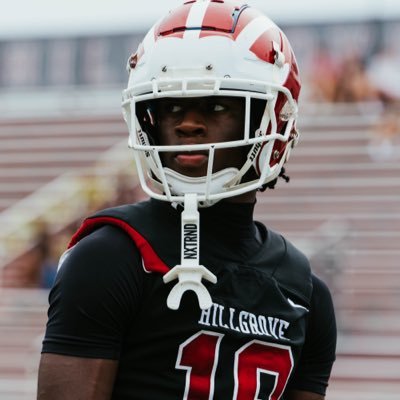 RayfiyaArrey_'s profile picture. {Hillgrove Highschool} C/O 28/ ATH/ WR/6’0 176lbs
